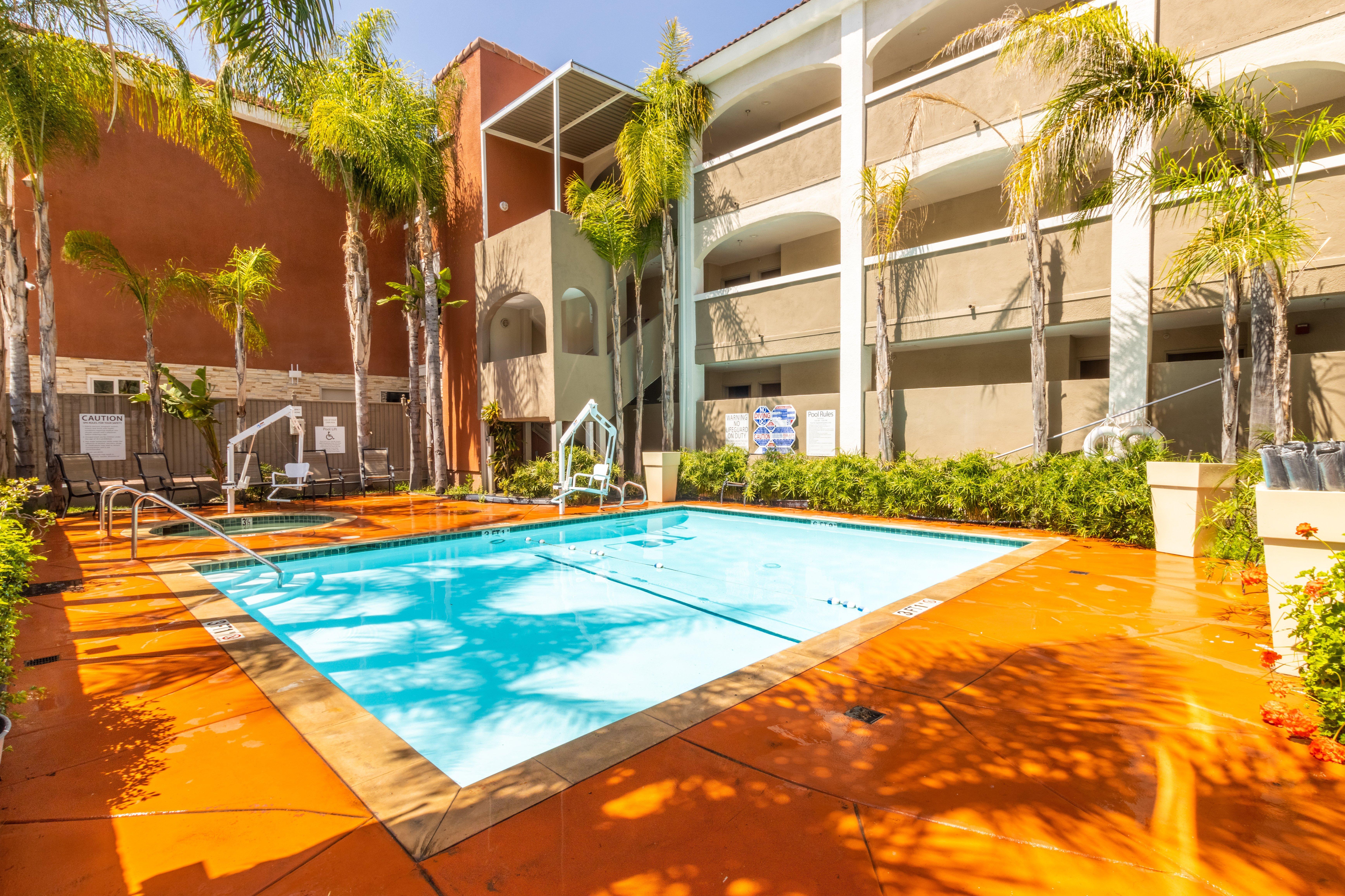 Holiday Inn Express - Anaheim West Exterior photo